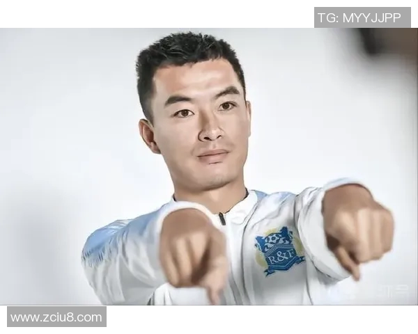 笑着告别绿茵场足球明星的退役之路与人生新篇章