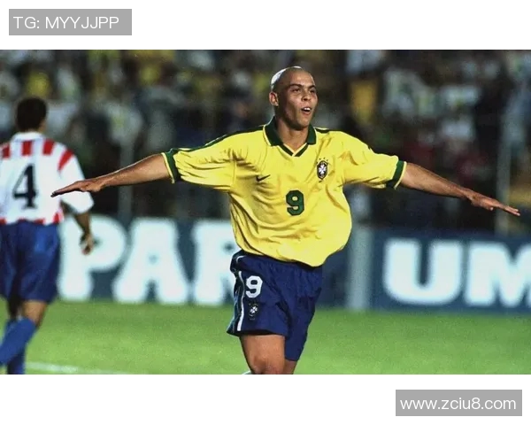 足球场上的传奇之星:3号球员的辉煌历程与成就解析 足球场上的传奇之星:3号球员的辉煌历程与成就解析