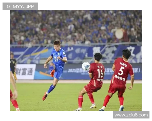 足球明星与现役球队的完美结合展现足球魅力与激情 足球明星与现役球队的完美结合展现足球魅力与激情